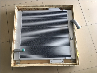 CAT320B液壓(ya)油(you)散(san)熱(re)器