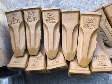 PC200巗(yan)石(shi)鬭(dou)齒