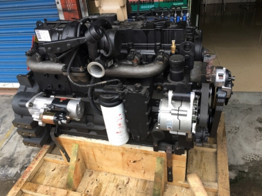 康(kang)明斯6CT8.3髮(fa)動(dong)機(ji)總(zong)成