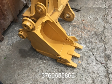 PC60內(nei)寬300加(jia)厚(hou)挖(wa)鬭(dou)