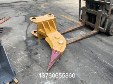 PC360挖(wa)掘(jue)機(ji)鬆土(tu)器