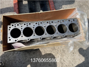 DH220LC-7 DB58髮(fa)動機缸體(ti)