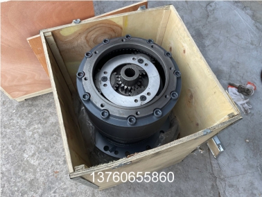 EC210B挖掘機迴(hui)轉牙箱(xiang)