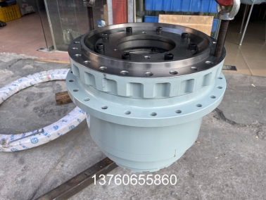 EC460B行走(zou)牙箱