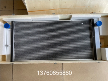 住(zhu)友SH200-6挖掘(jue)機水箱(xiang)